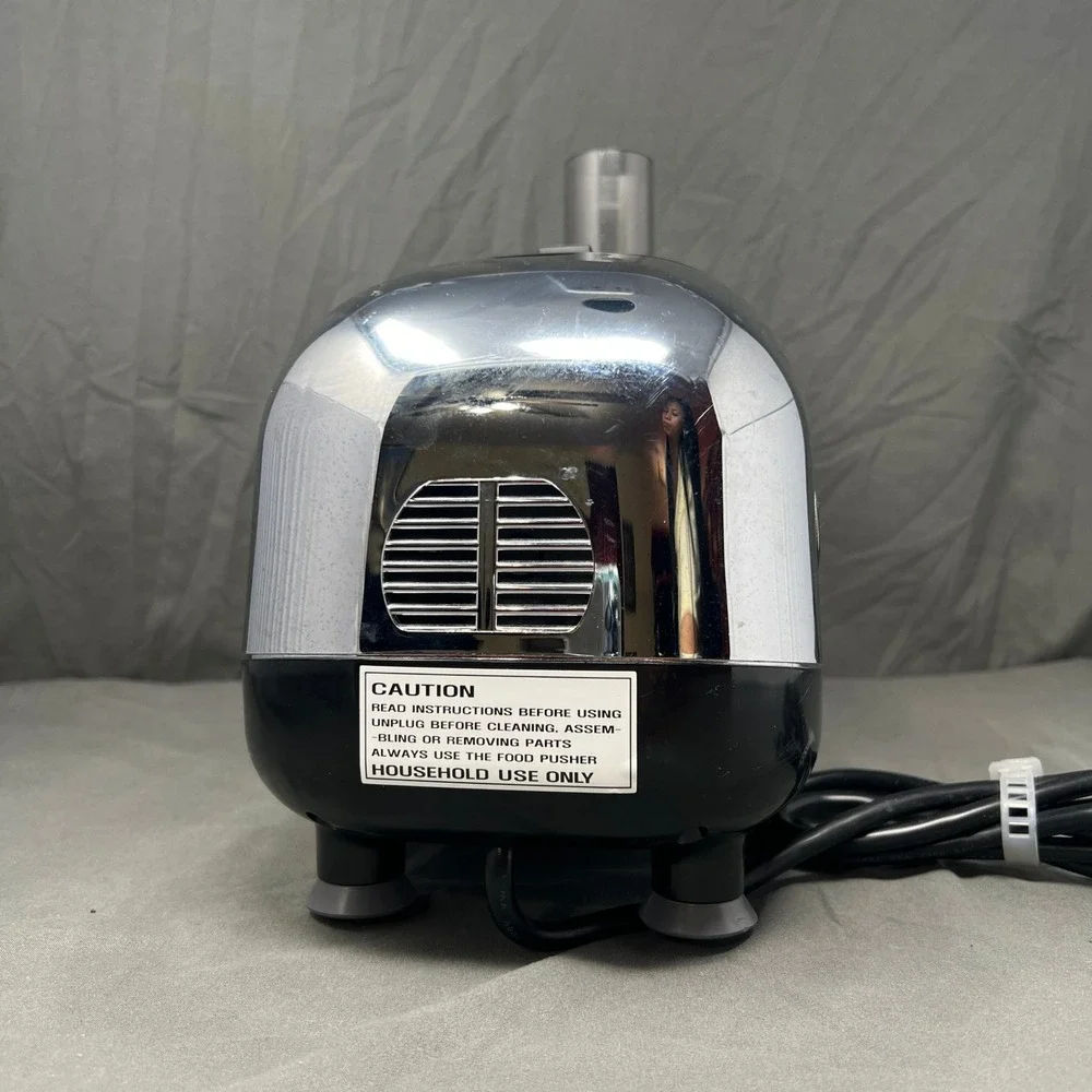 Omega Juicer 8005 Silver Chrome Masticating Juicer Fruit Vegetable Extractor